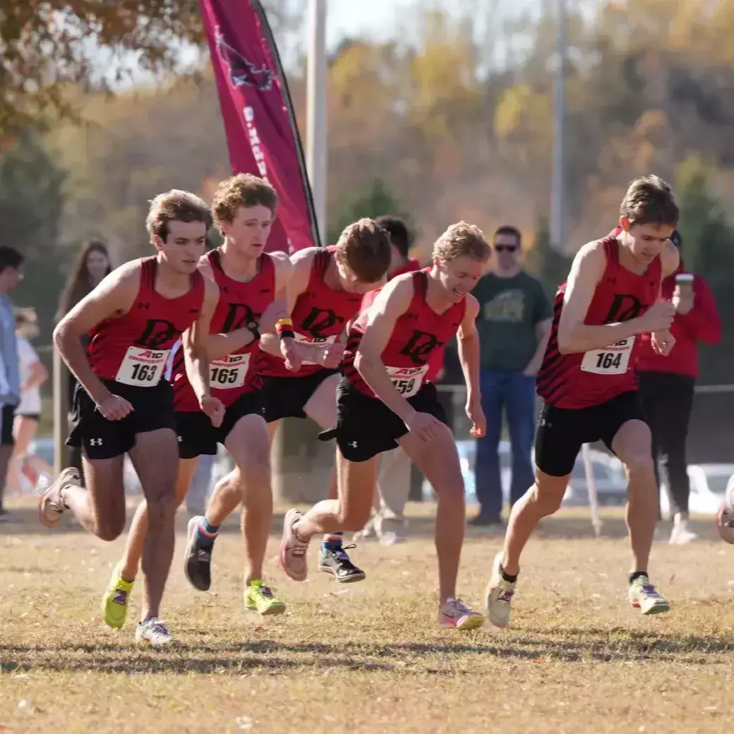Men&#39;s cross country begins race at the A-10 Championships