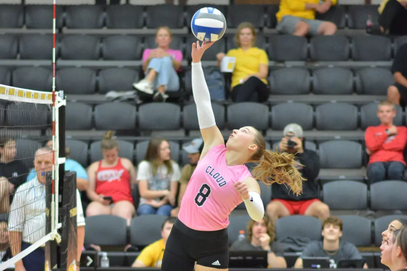 Zoey Sudbeck Hitting Against Barton Community College
