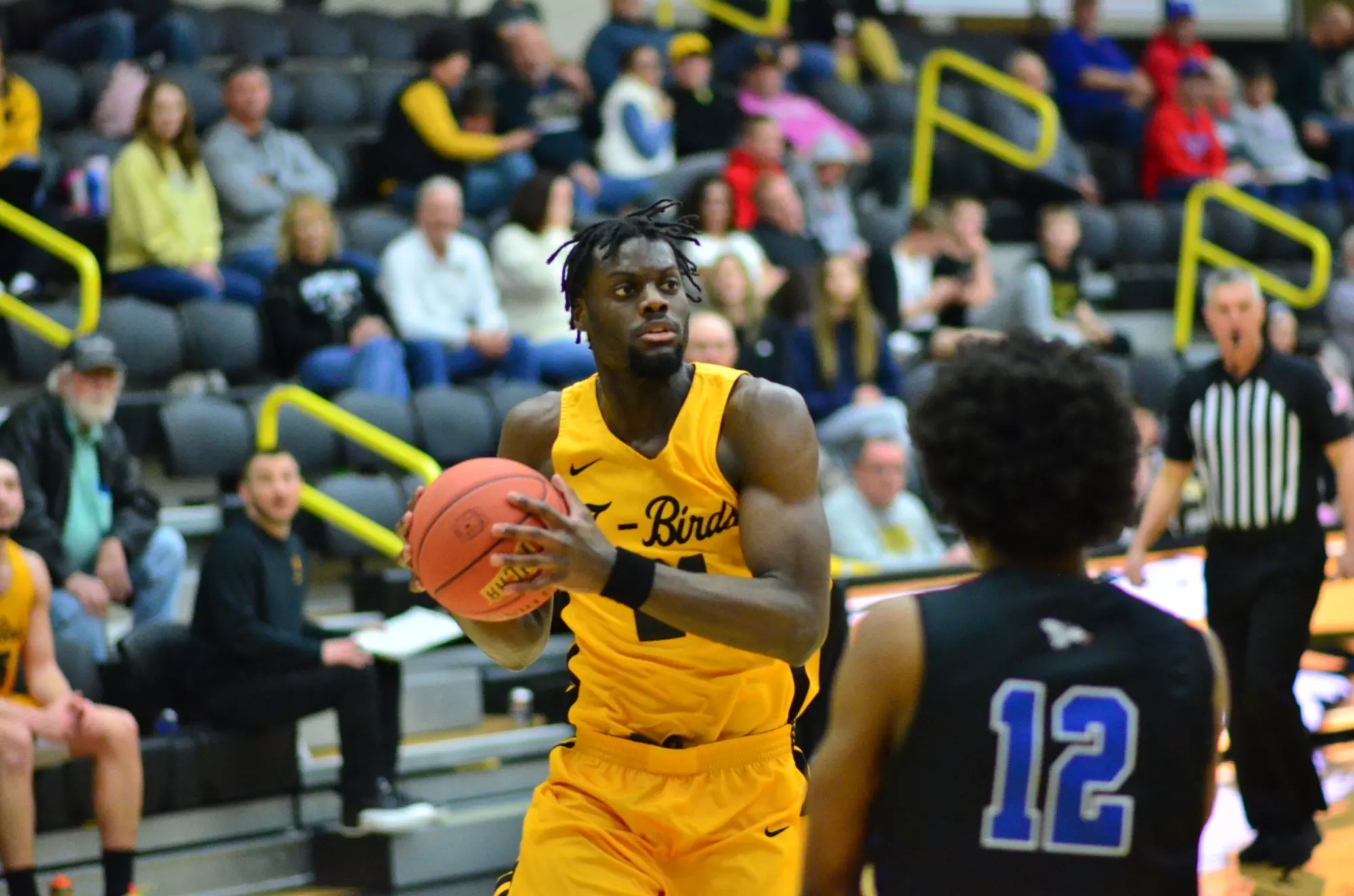 Elidjah Savane Posting Up vs Hutchinson Community College - 2026