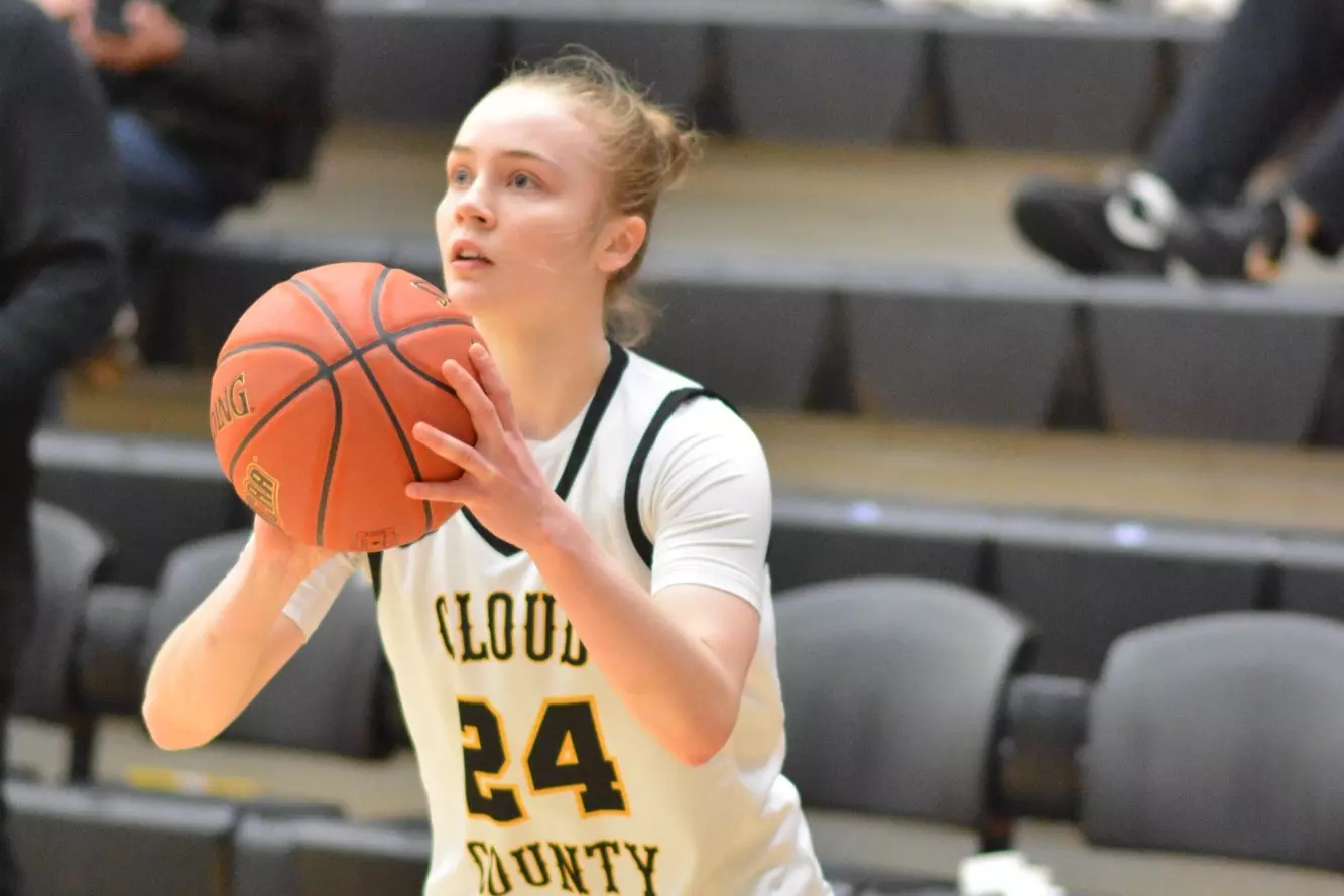 Amanda Makela Shooting a Three-Pointer vs Fort Hays Tech Northwest - 2026