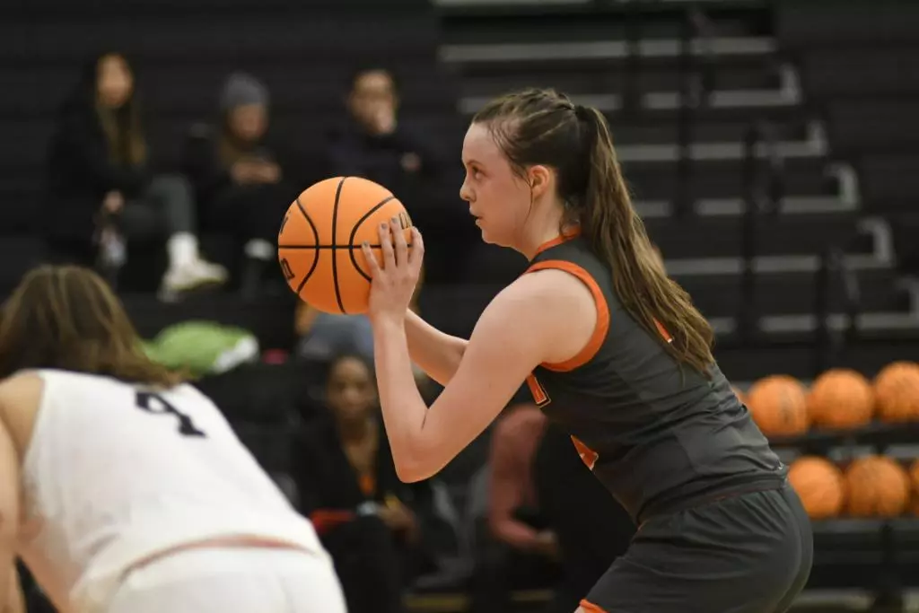 Kathryn Edwards attempts a free throw against Occidental