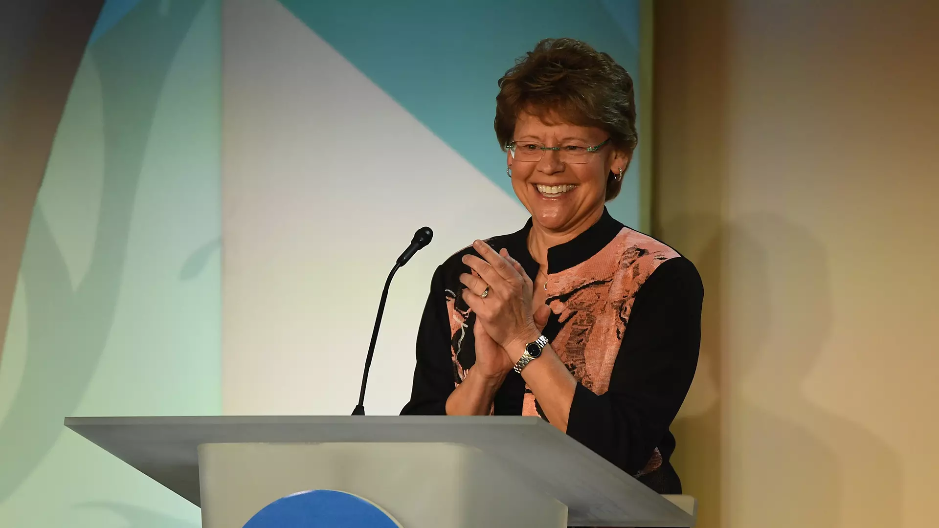NCAA Senior Vice President of Championships Joni Comstock has announced her retirement from the national office.