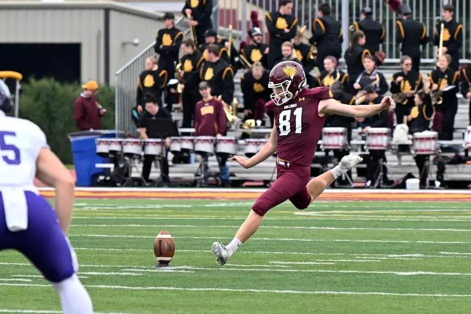 UMD Bulldogs Graduate Student Curtis Cox
