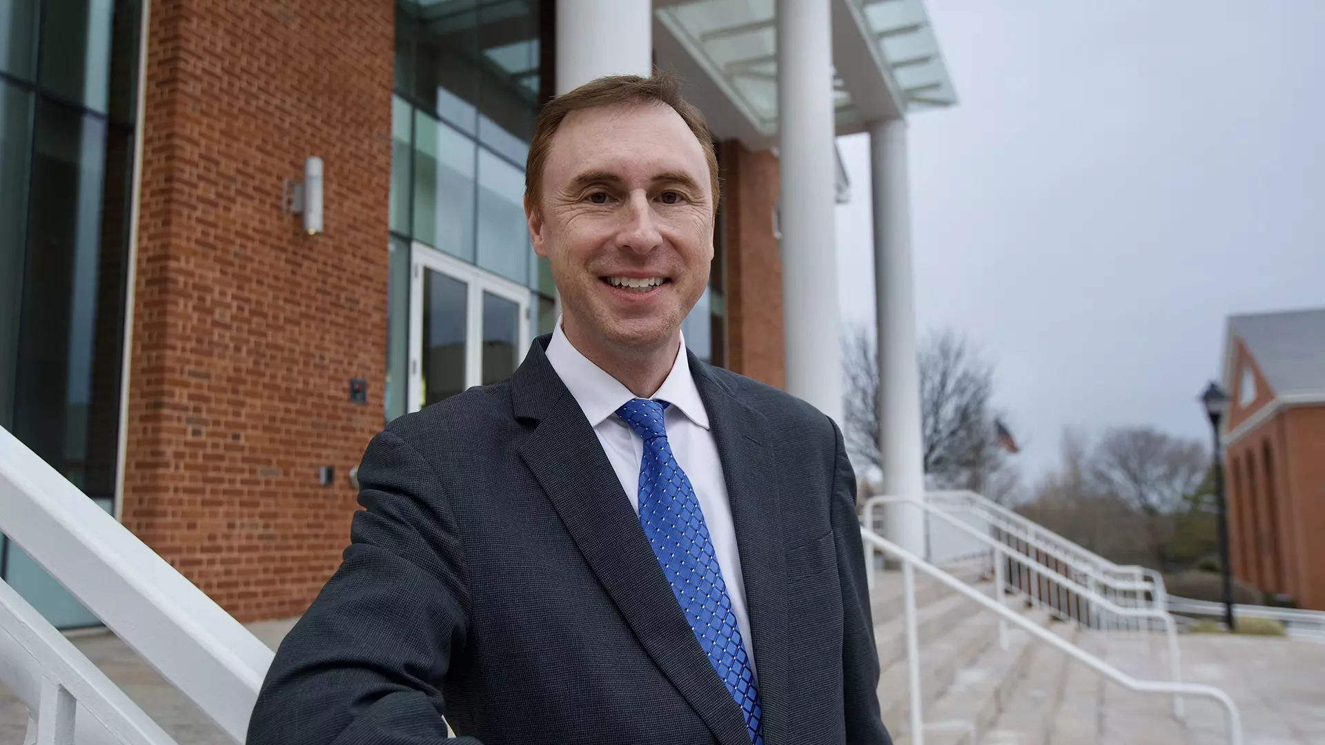 2025 Dr. Dave Pariser Faculty Mentor Award: Eric Gaynor, Bentley