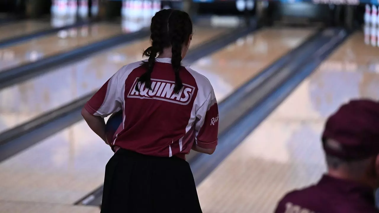 AQ Women's Bowling Secures Top 5 Finish Aquinas College