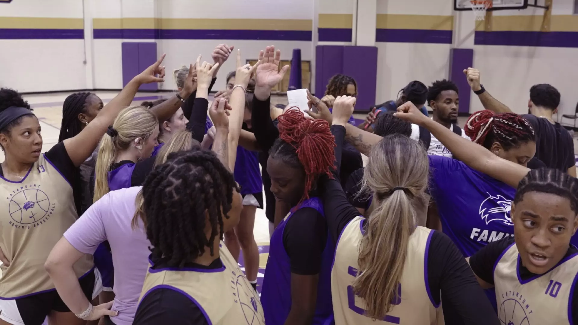 Women's Basketball Wraps up First Day of Fall Practice Western