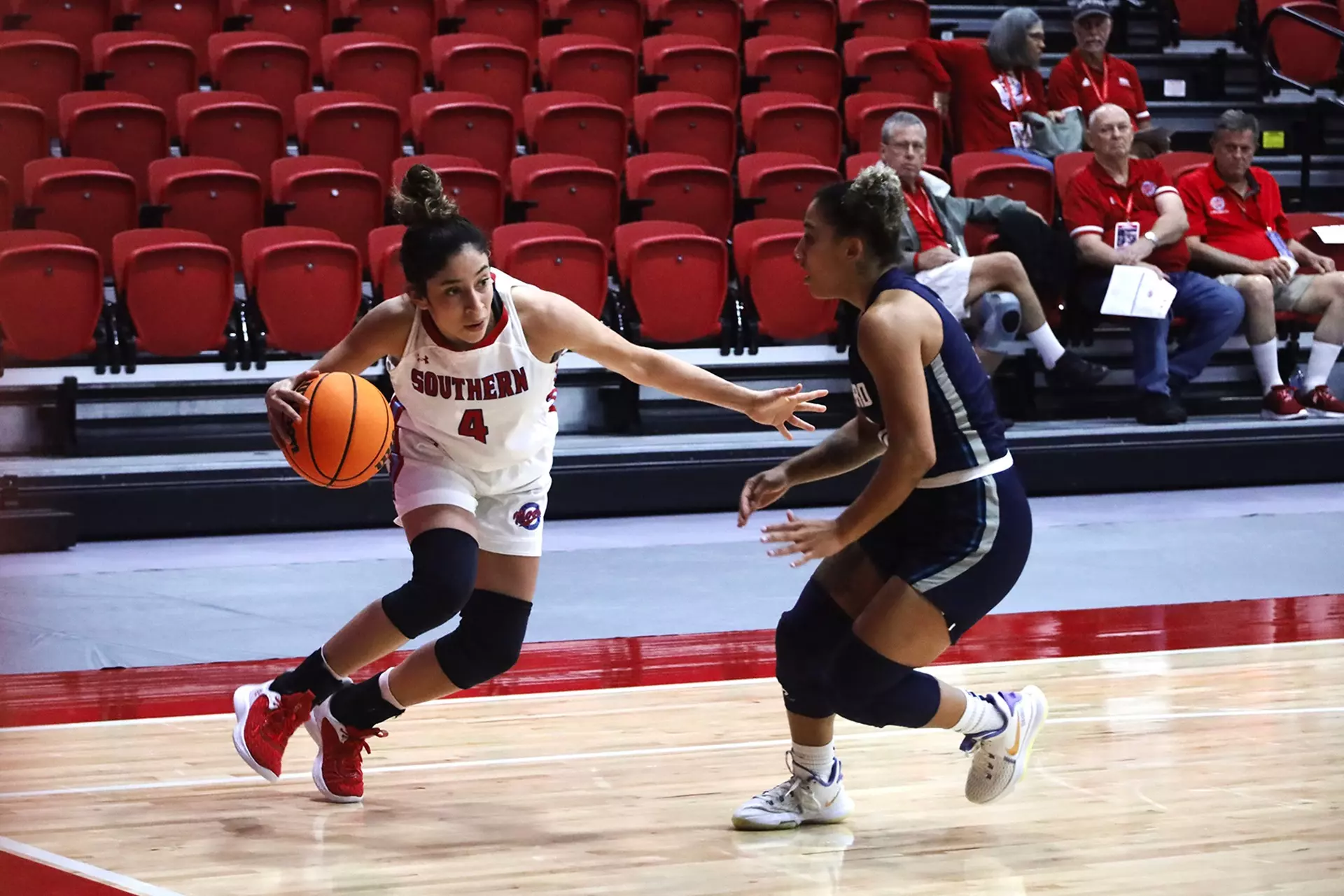 Domenica Zamora dribbling in the corner