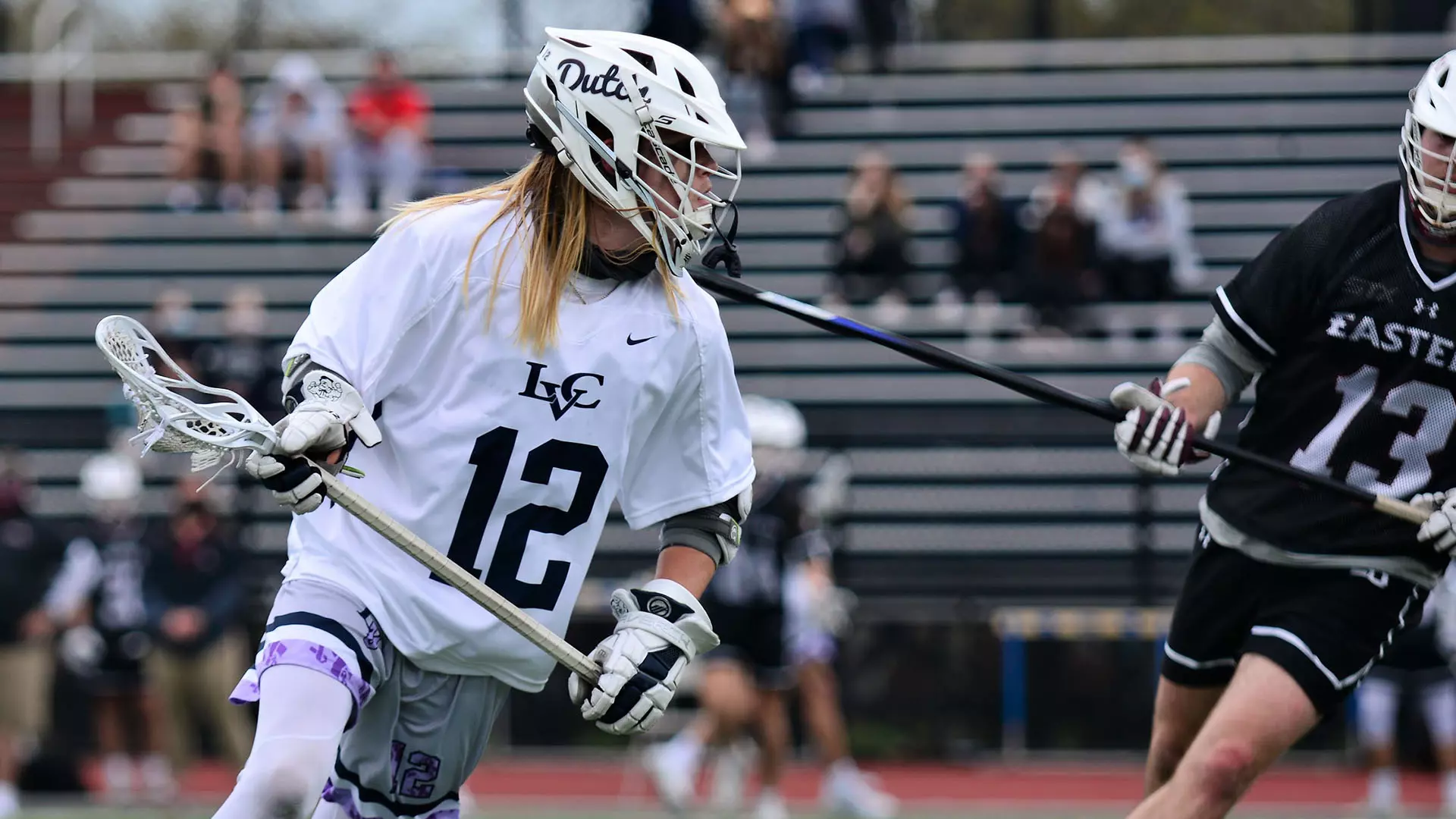 Alex Kiviniemi running with the ball