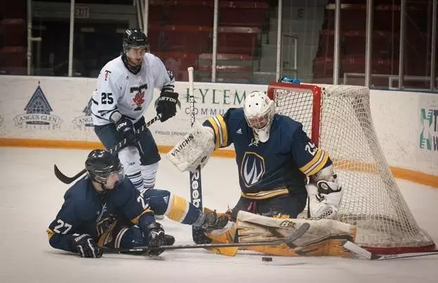 Men's Hockey vs Toronto