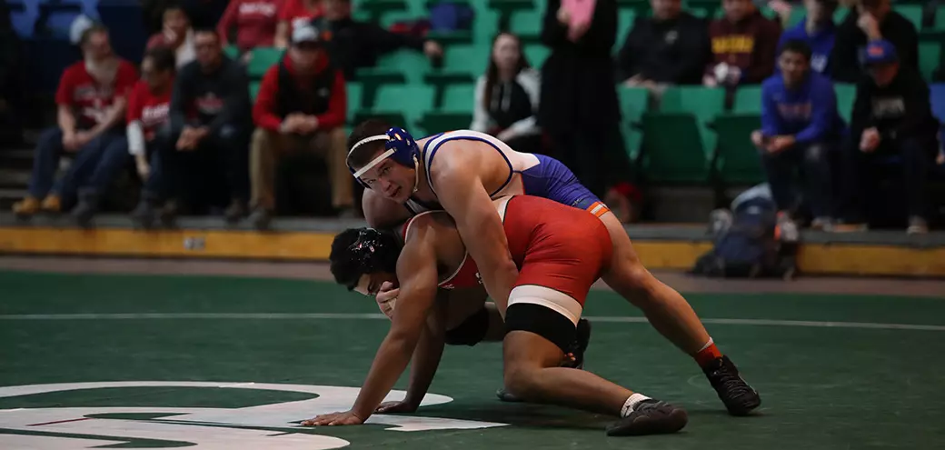 Stottler claims barrel with win over Minot