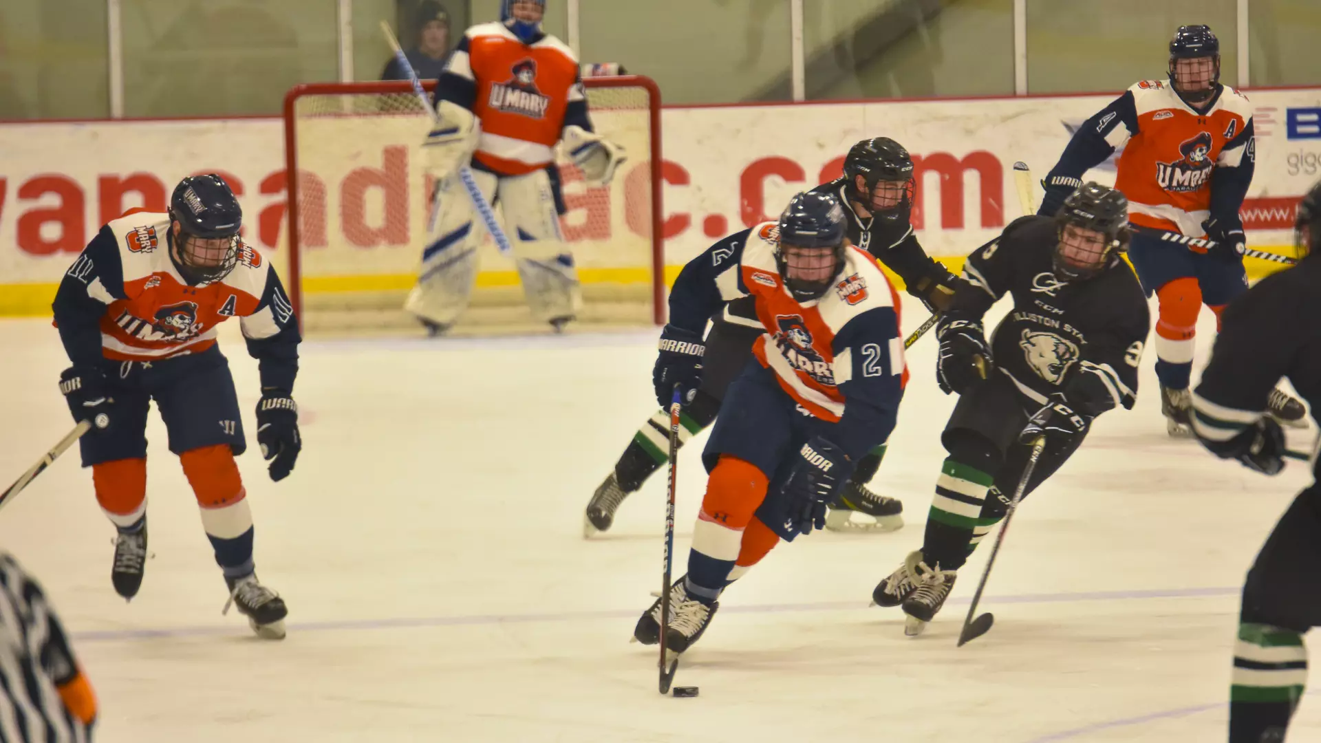 Drew Lenertz leads the rush against the Tetons