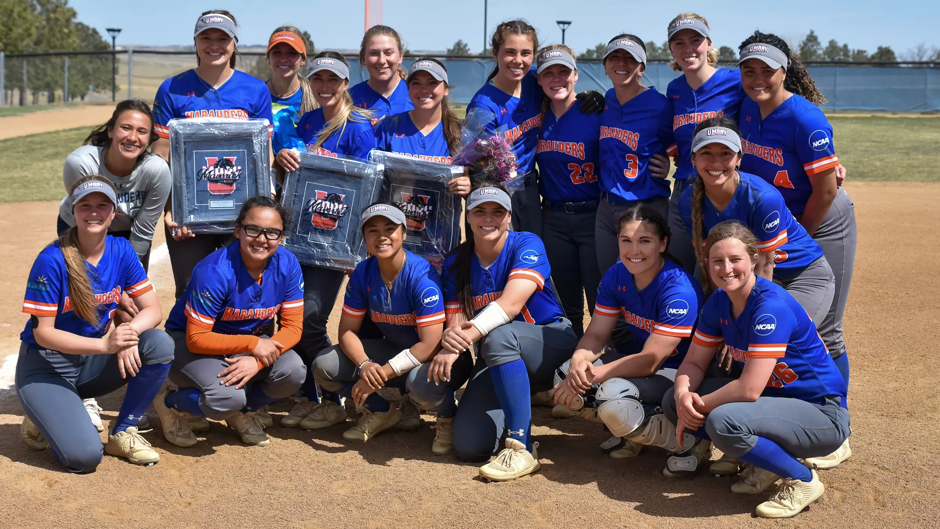 UMary softball senior day
