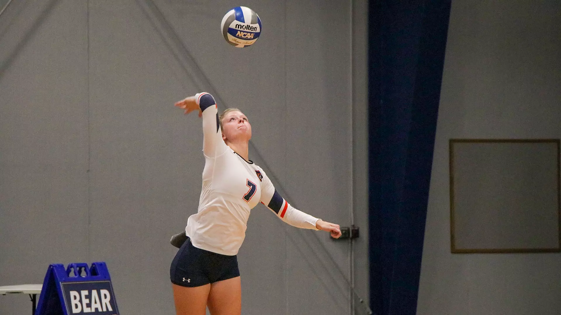 Kameron Selvig Serving against CSP