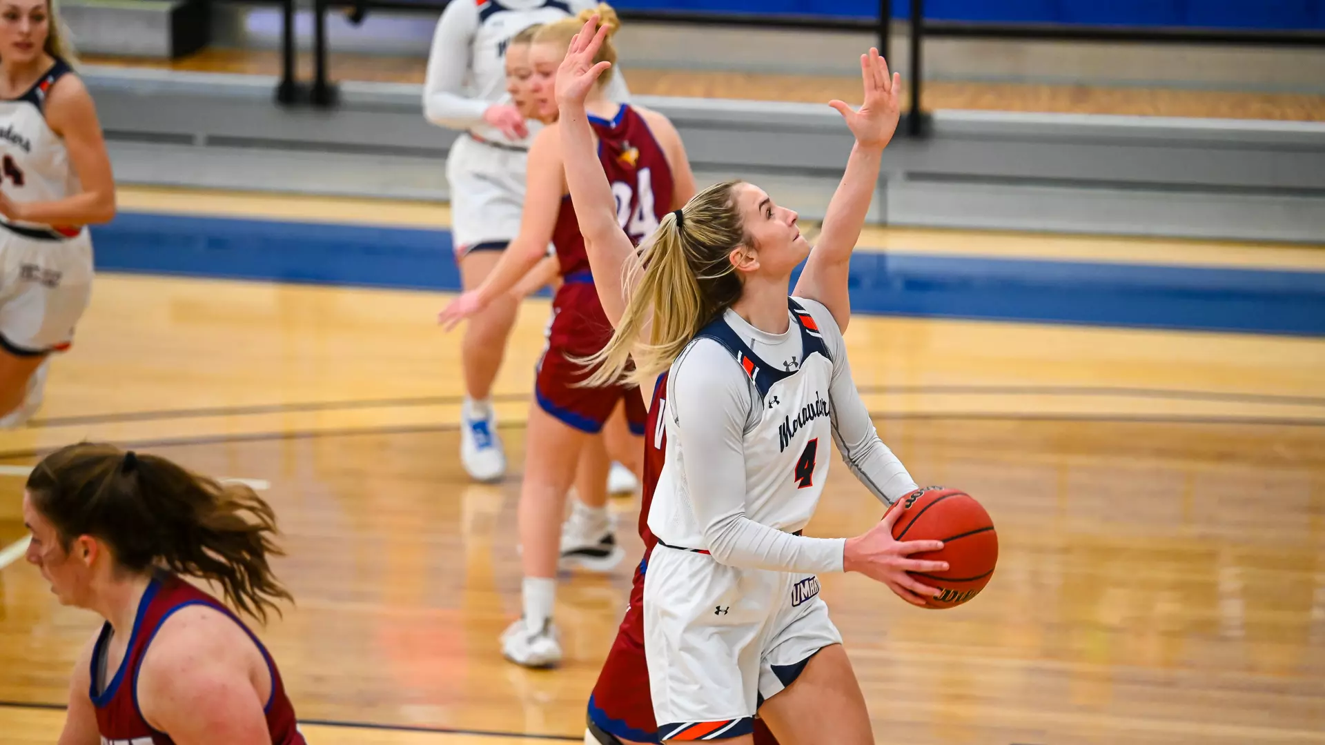 Lexie Schneider Posting Up against  VSCU