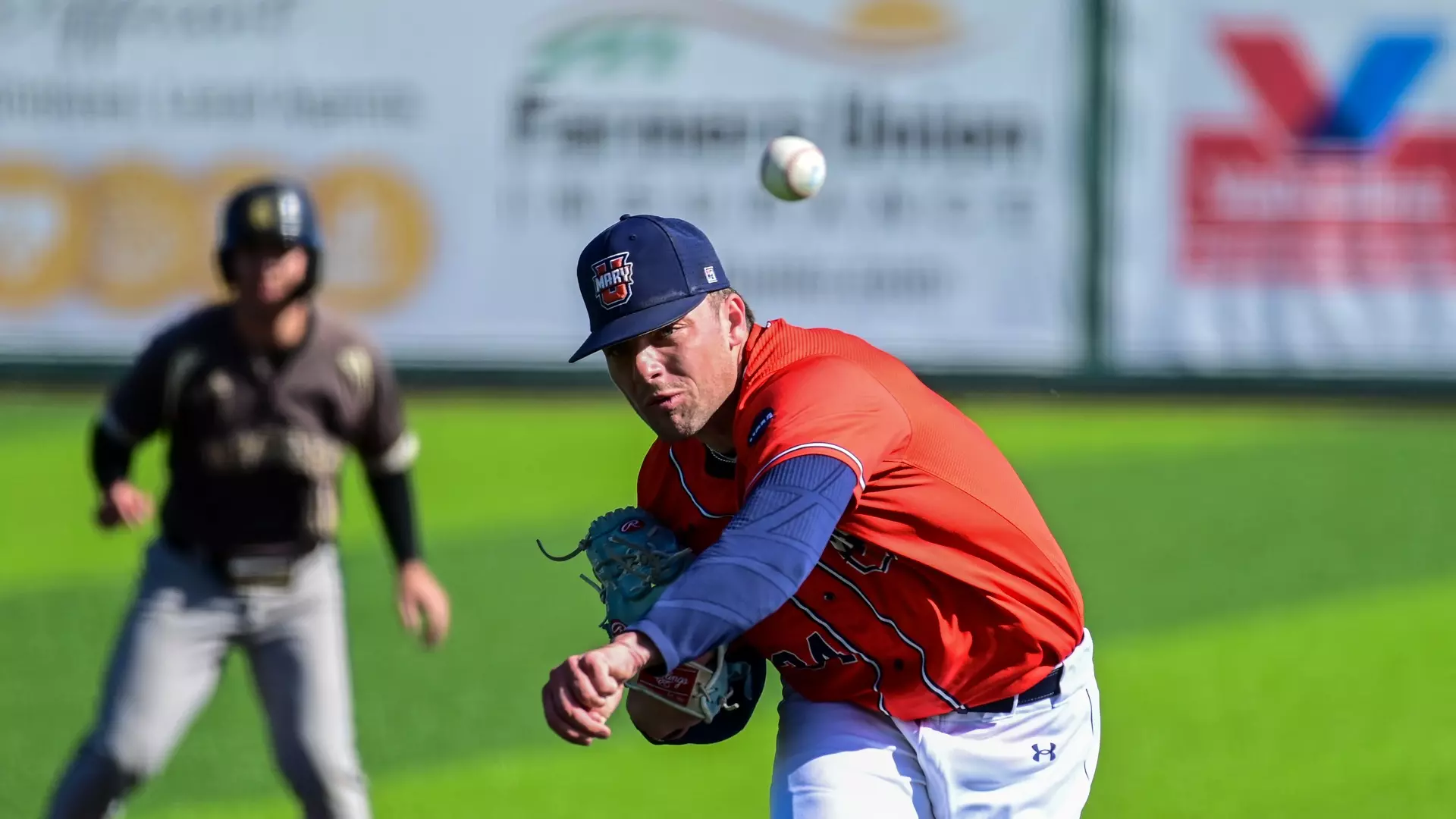 Justin Hanson delivers