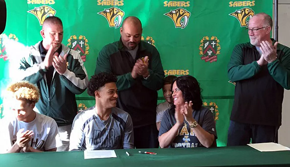 D.J. Lee signing letter