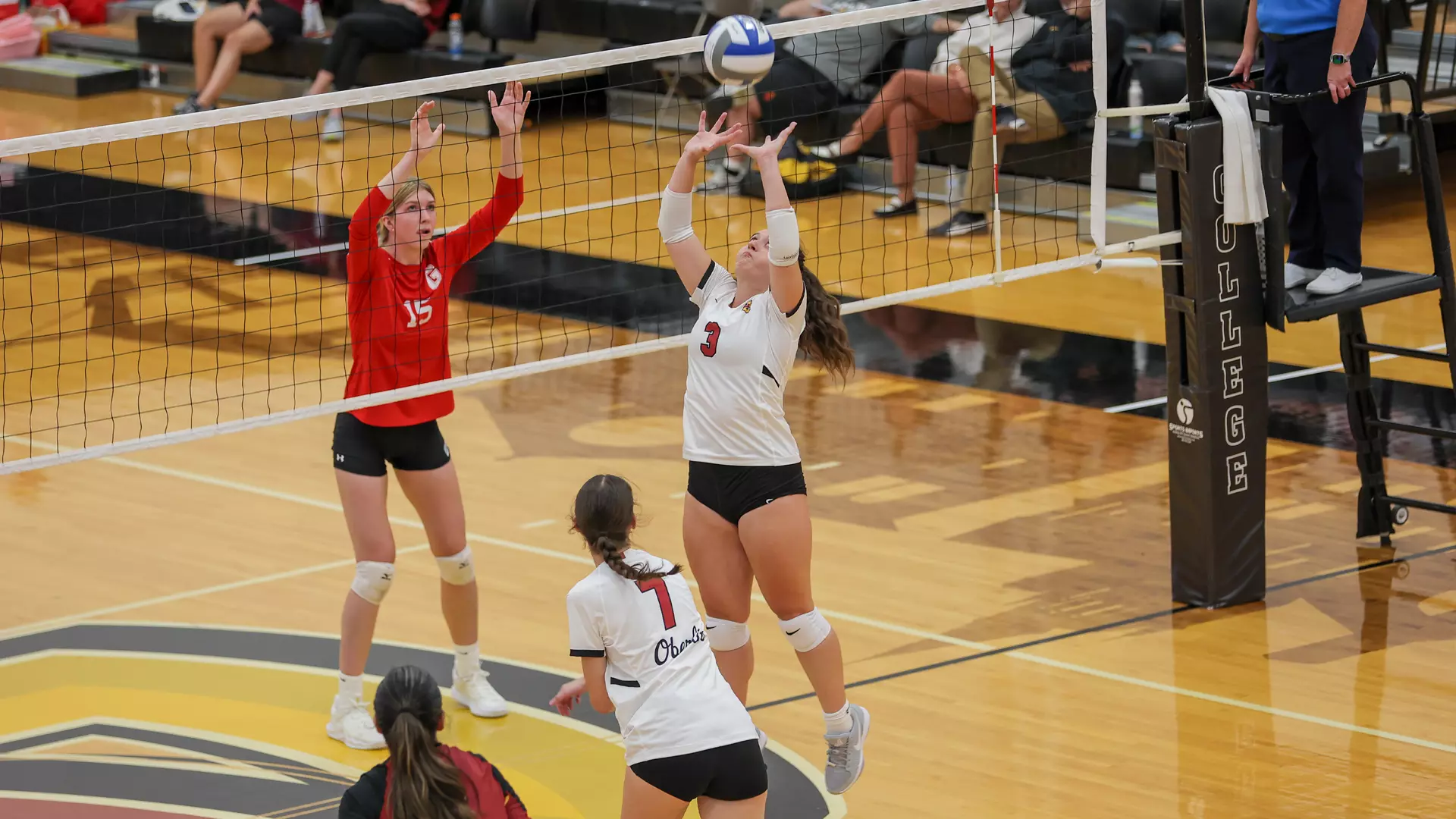 Jillian Jendsen setting the ball