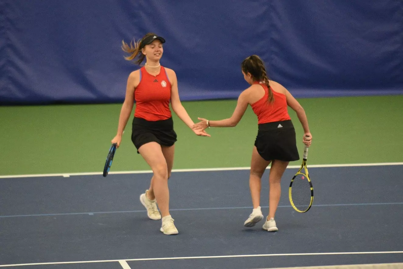 Eesha Varma and Bea Havlickova