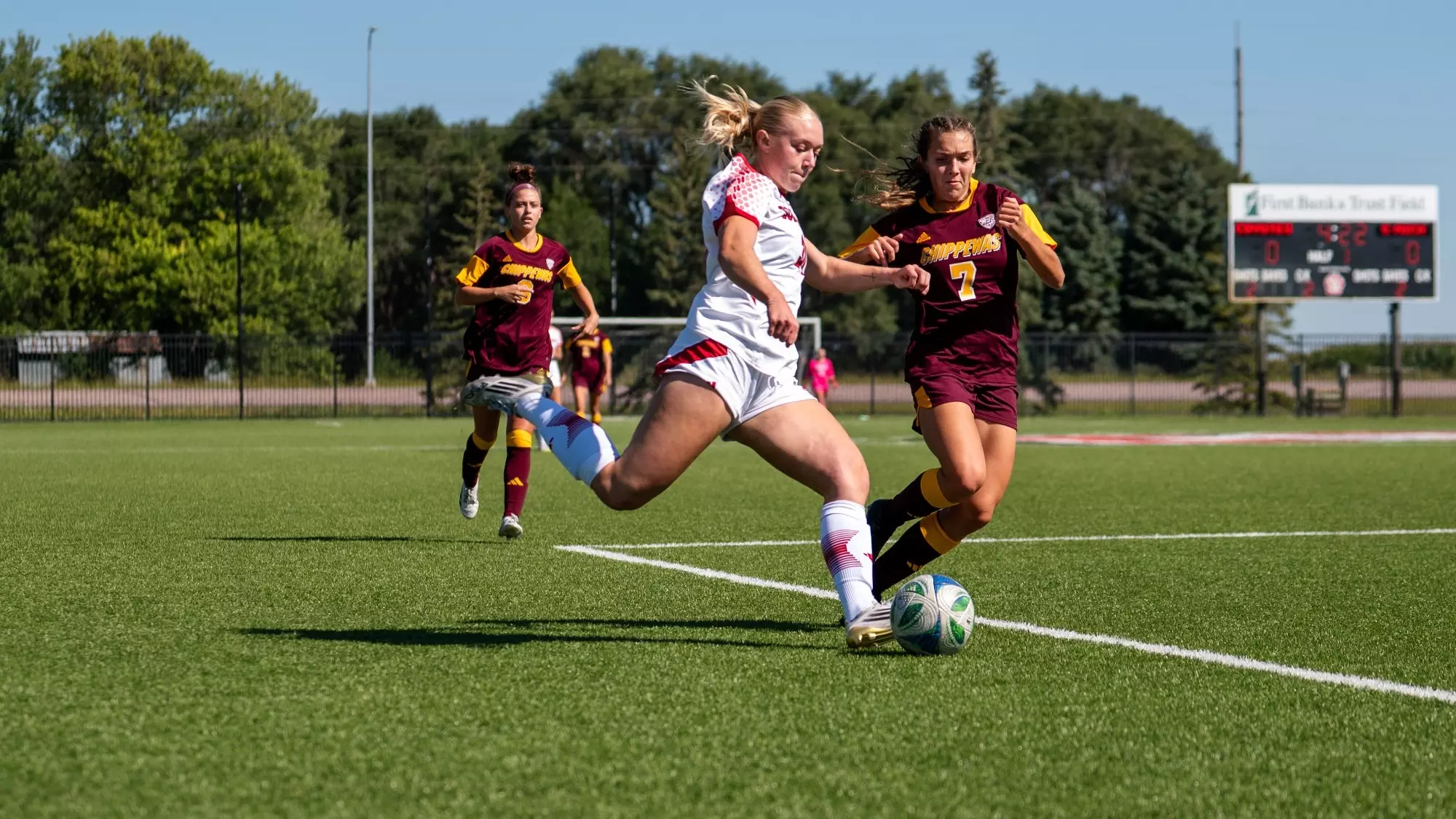 Sadie Straight crosses into box for assist