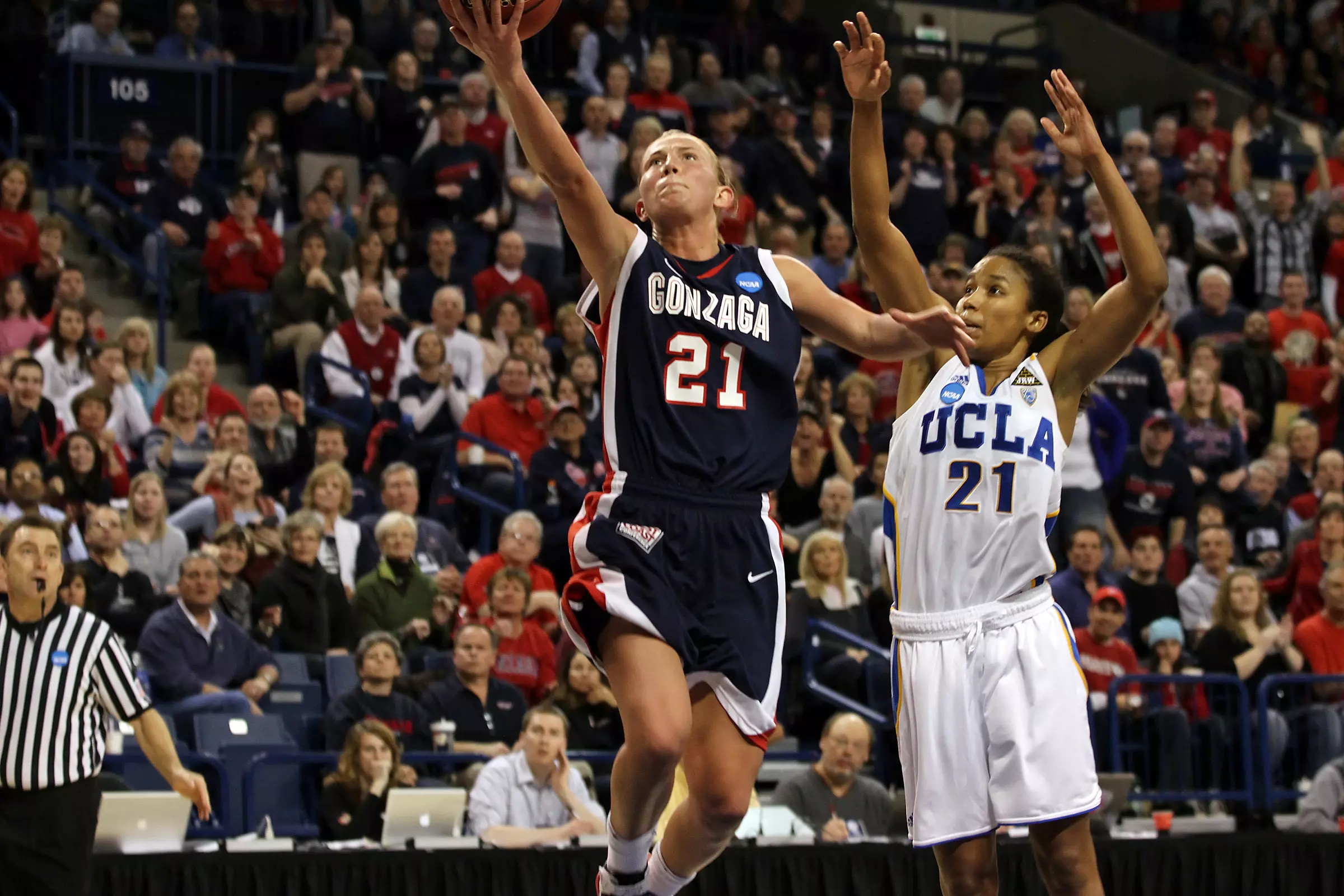 Courtney Vandersloot currently plays in the WNBA for the Chicago Sky