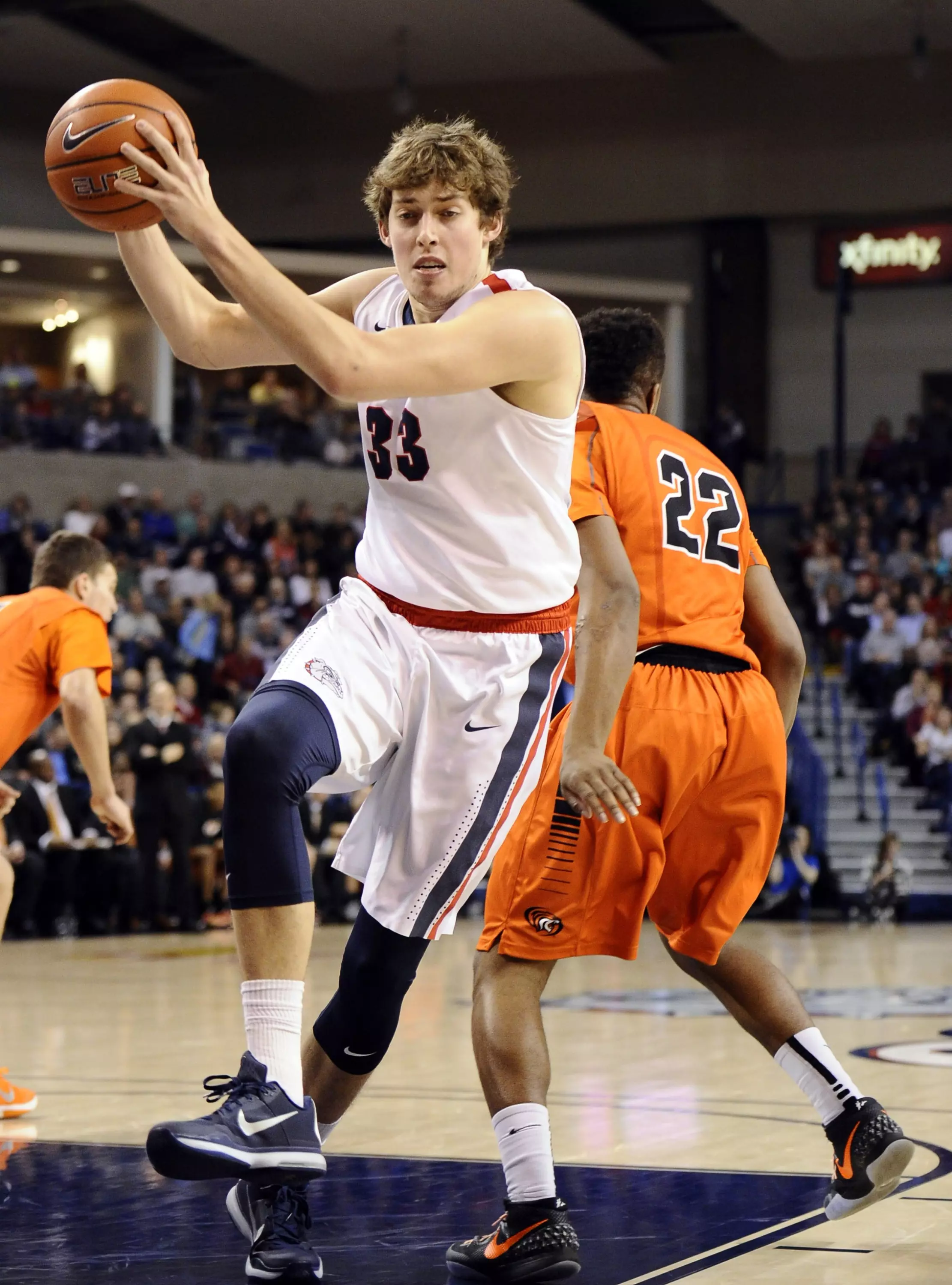 Kyle Wiltjer led the team with 26 points.