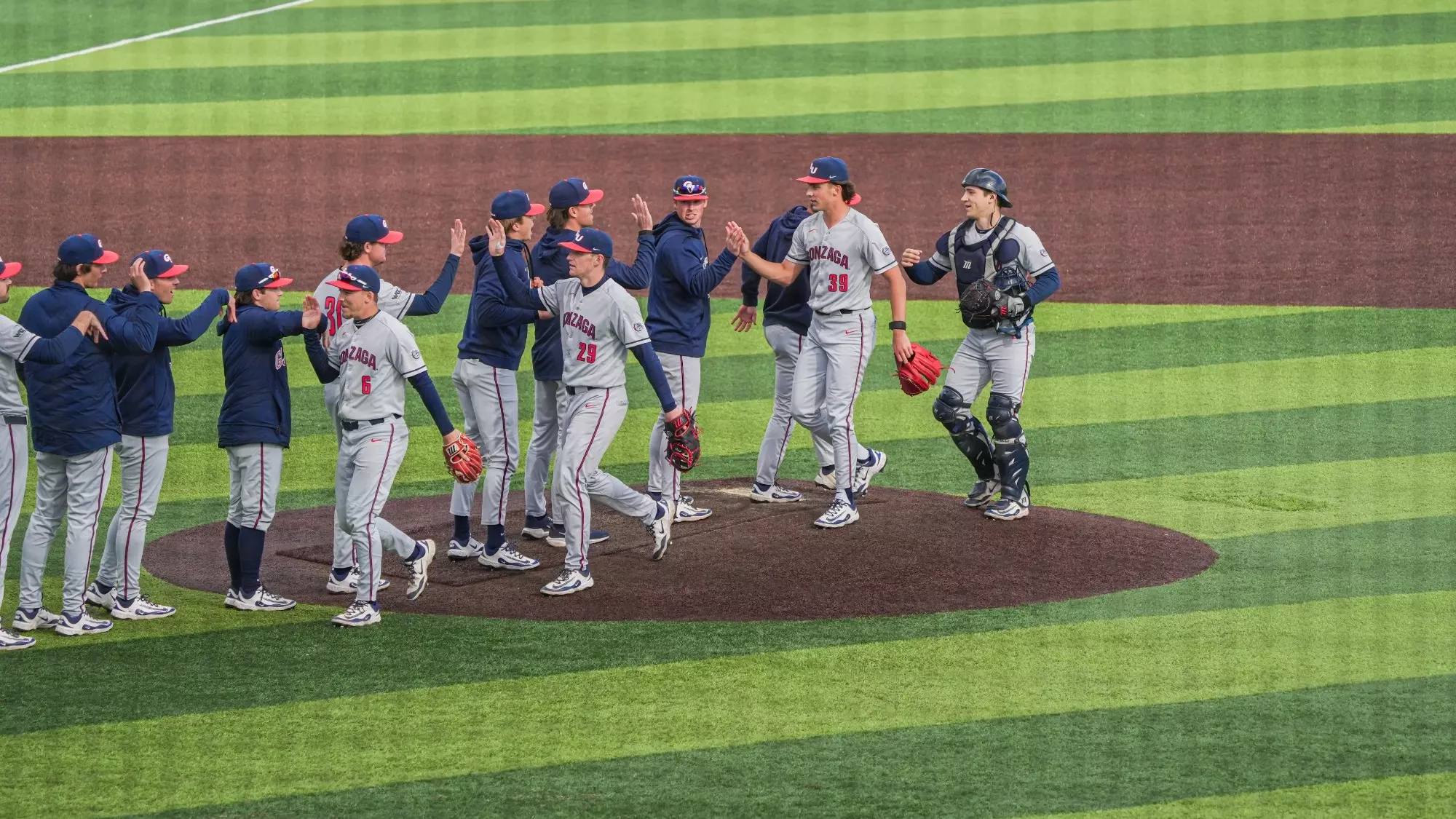 gonzaga high fives washington 2025