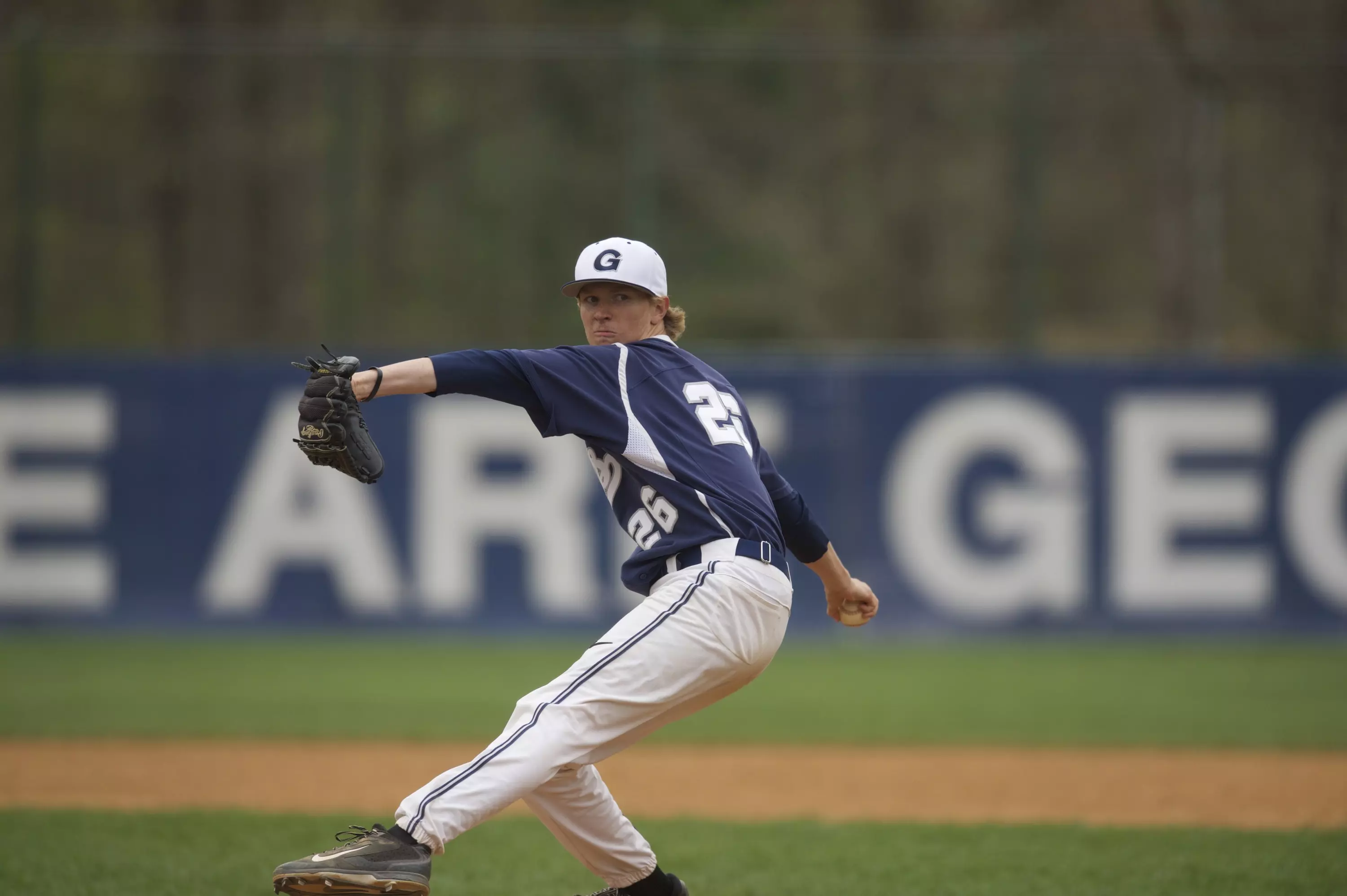 Simon Mathews fired his third-consecutive complete game on Saturday