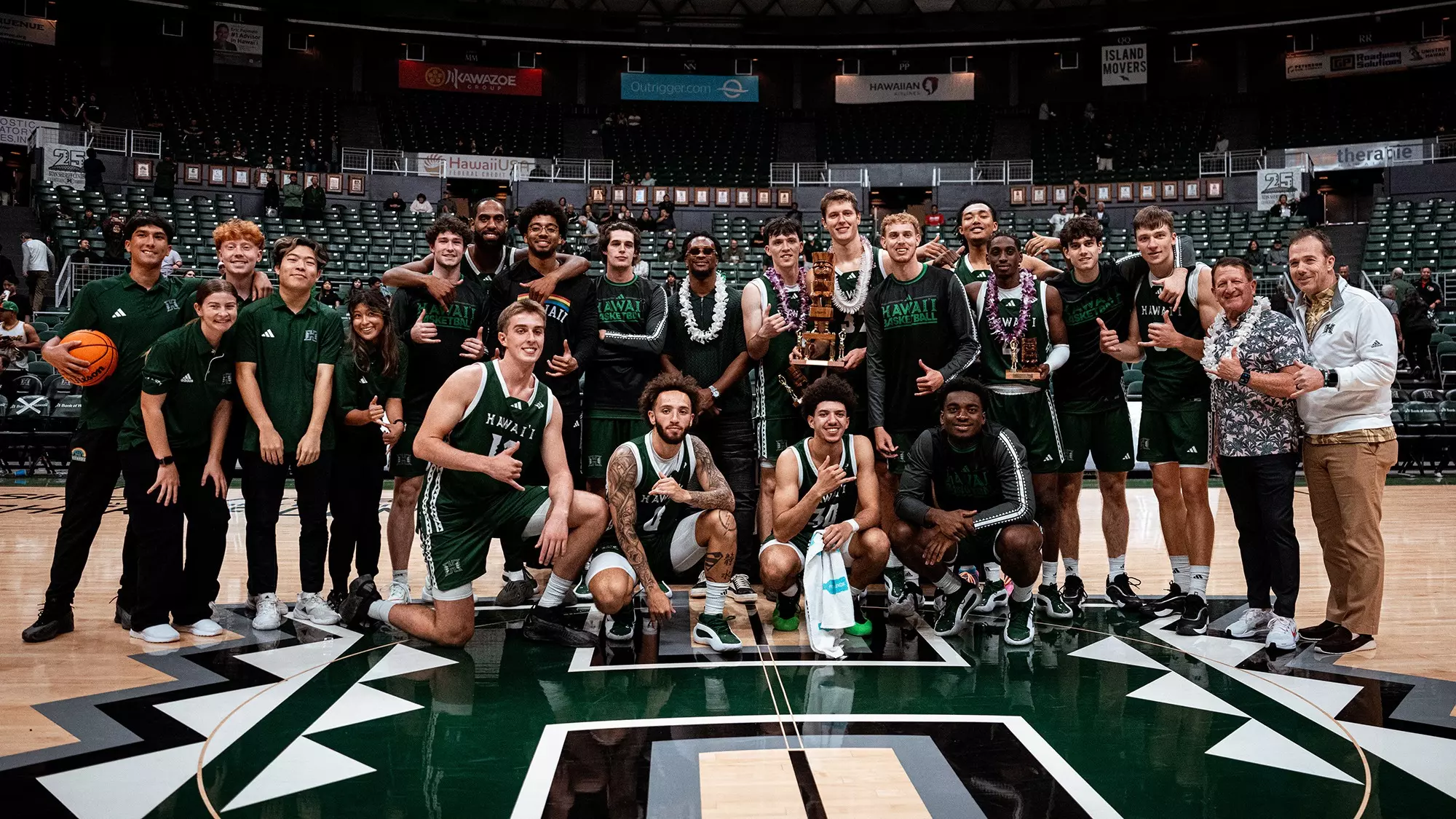 Men's Basketball Captures Rainbow Classic Title University of Hawai'i