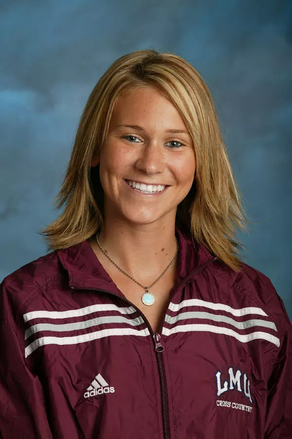 Freshman Kelly Yahr records top-10 time Saturday at the USD Invitational.