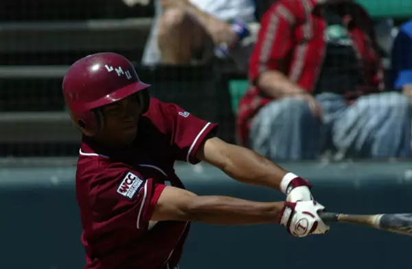Eric Farris goes 3-for-6 at the plate Sunday, leading the Lions to 15 hits and a 12-5 win over #31 Arizona.