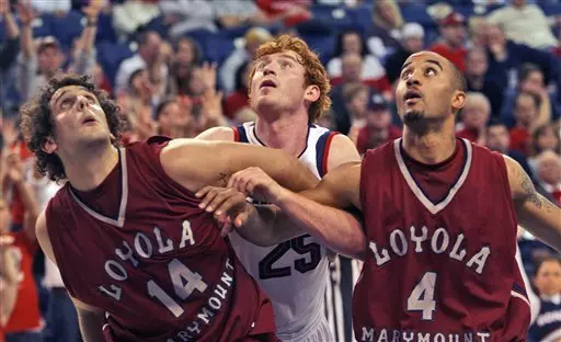 Matthew Knight scored 19 points in his return Saturday.