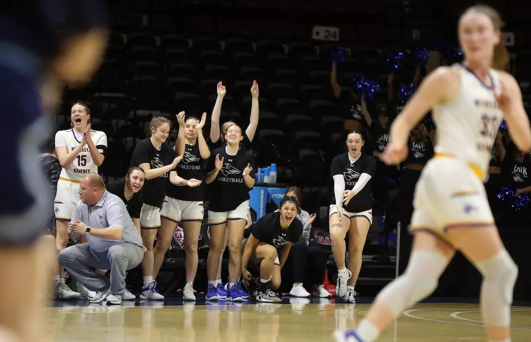Team/Bench Celebrate
