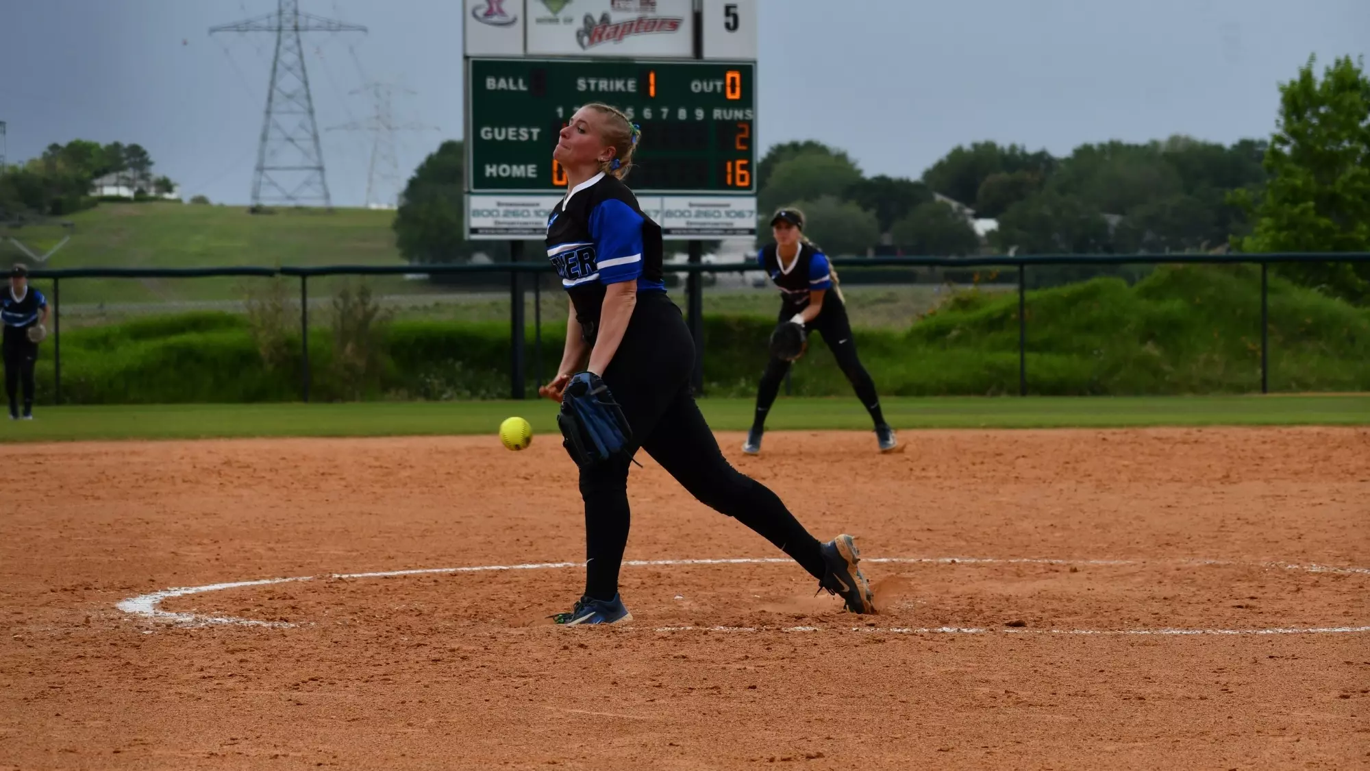Izzy Staton pitching