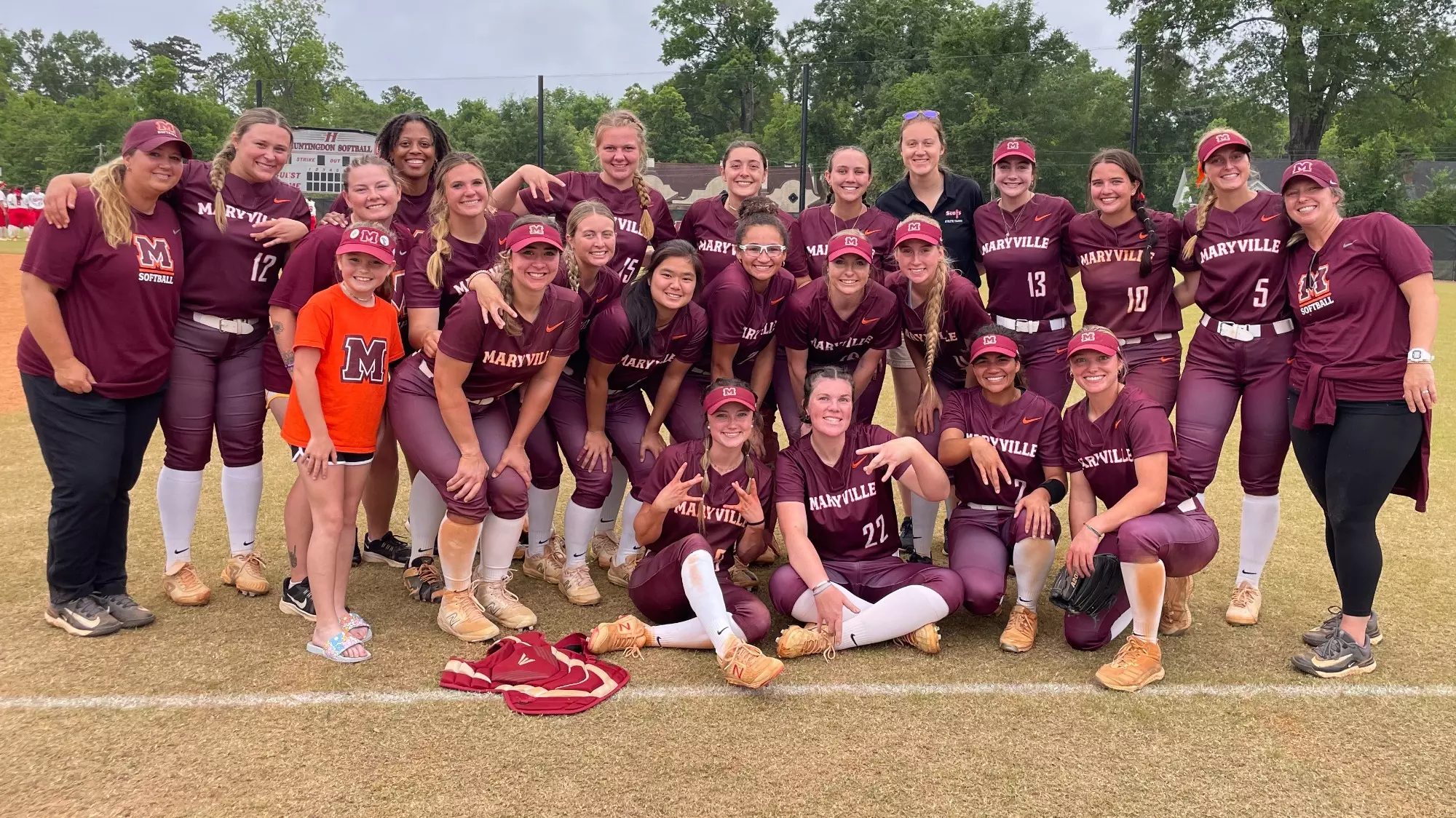 Softball Wins Huntingdon Bracket