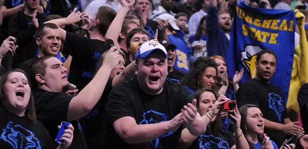 Fan Bus