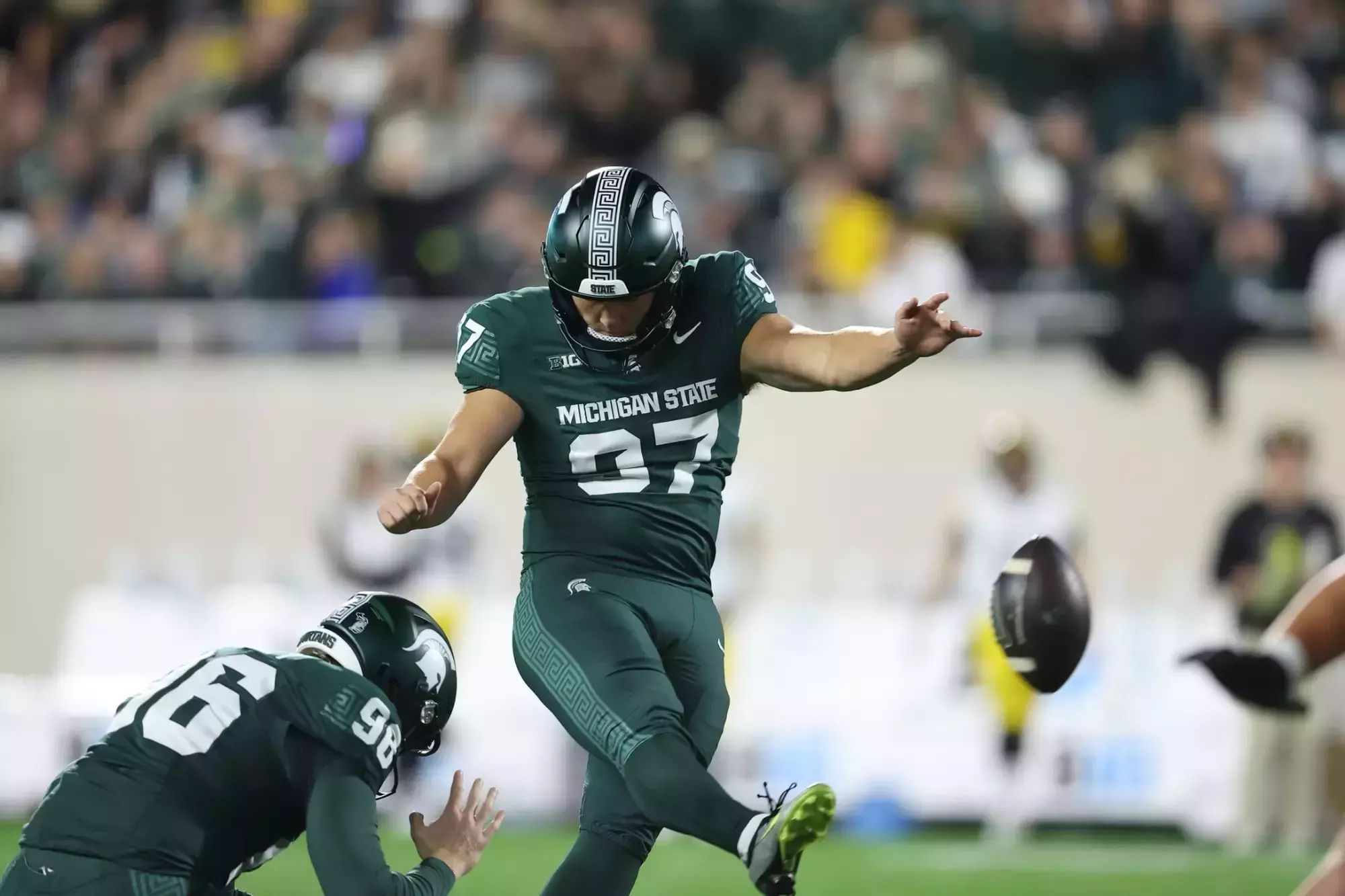 Kim Kicks School Record Six Field Goals, Michigan State Beats Iowa, 32