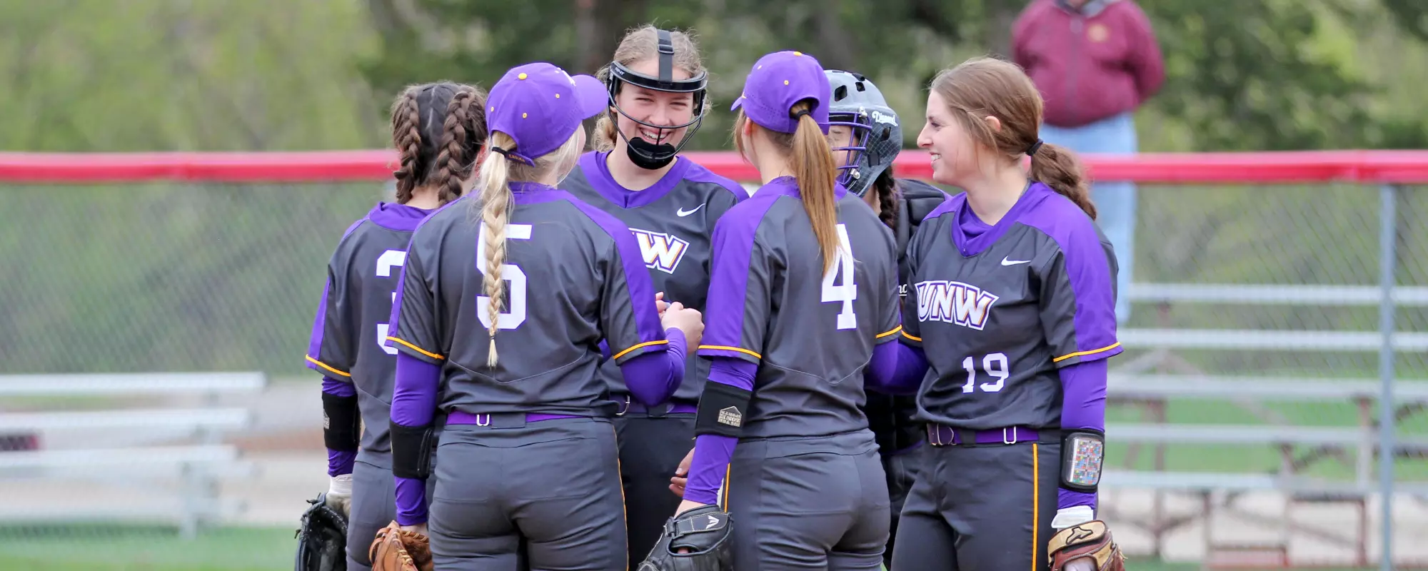 Softball Huddle 2019 UMAC tournament