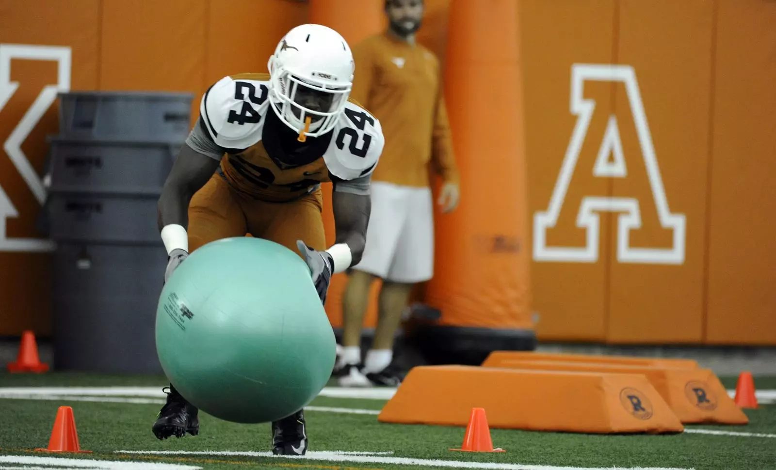 Timothy Cole - Football - University of Texas Athletics