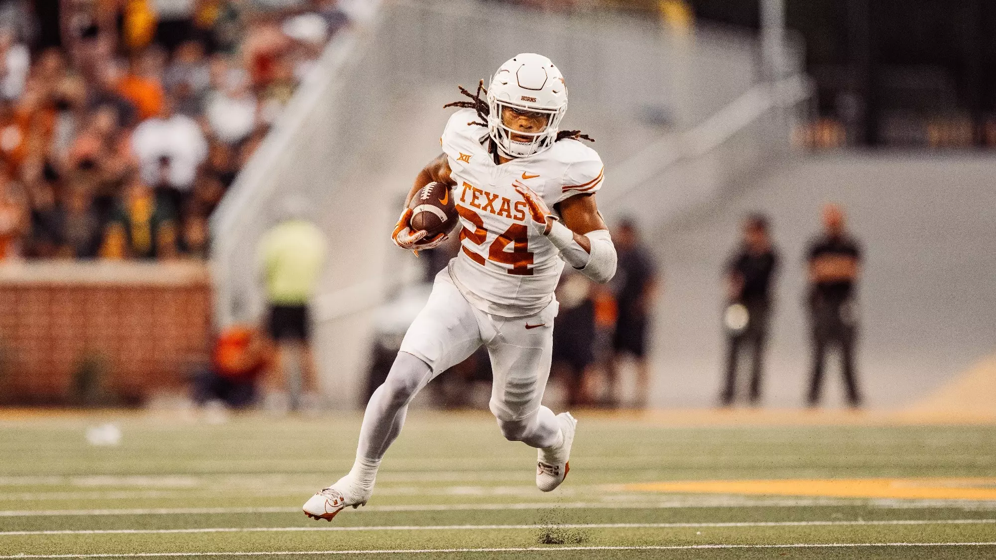 Jonathon Brooks - Football - University of Texas Athletics