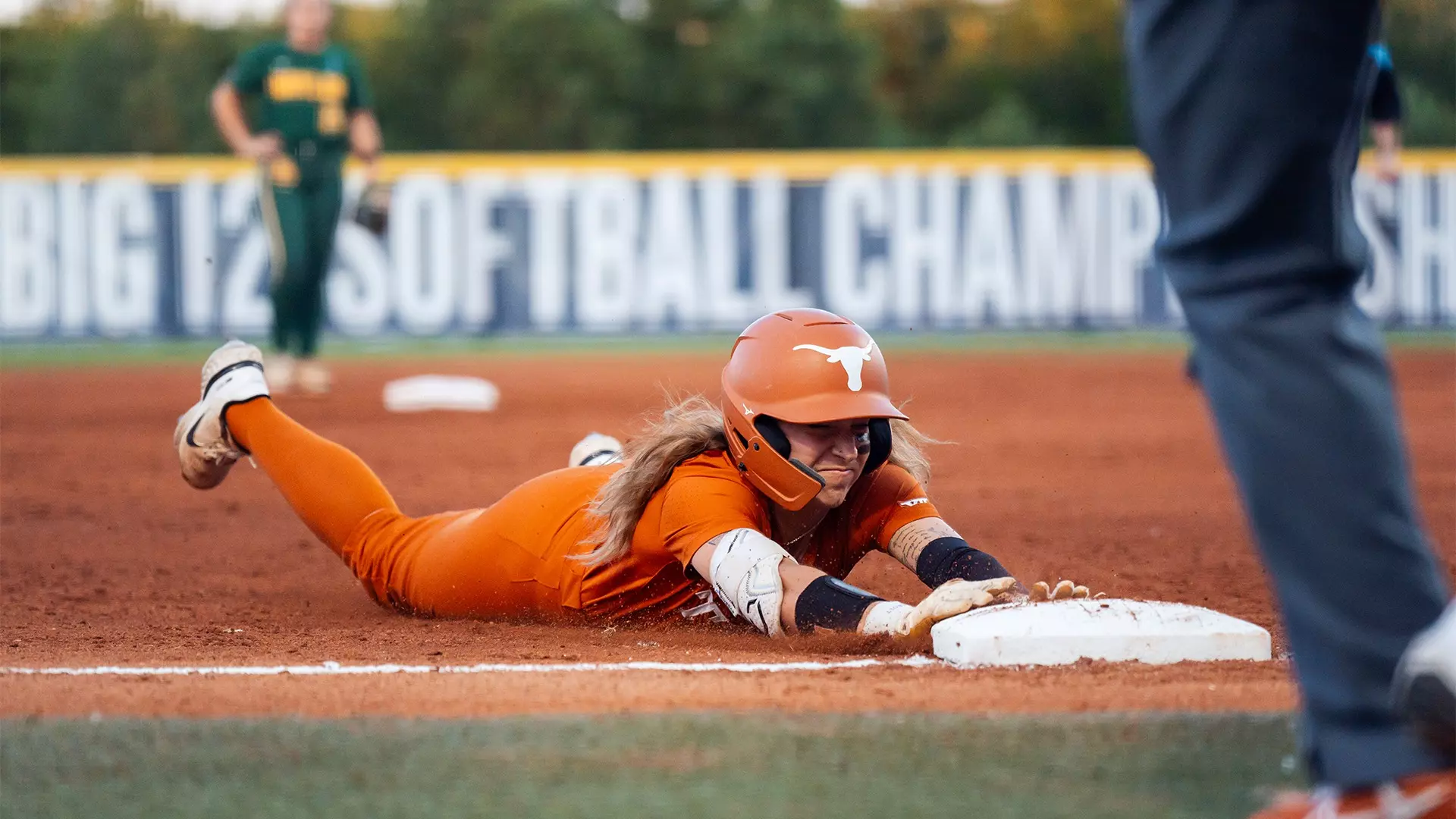 Bella Dayton - Softball - University of Texas Athletics