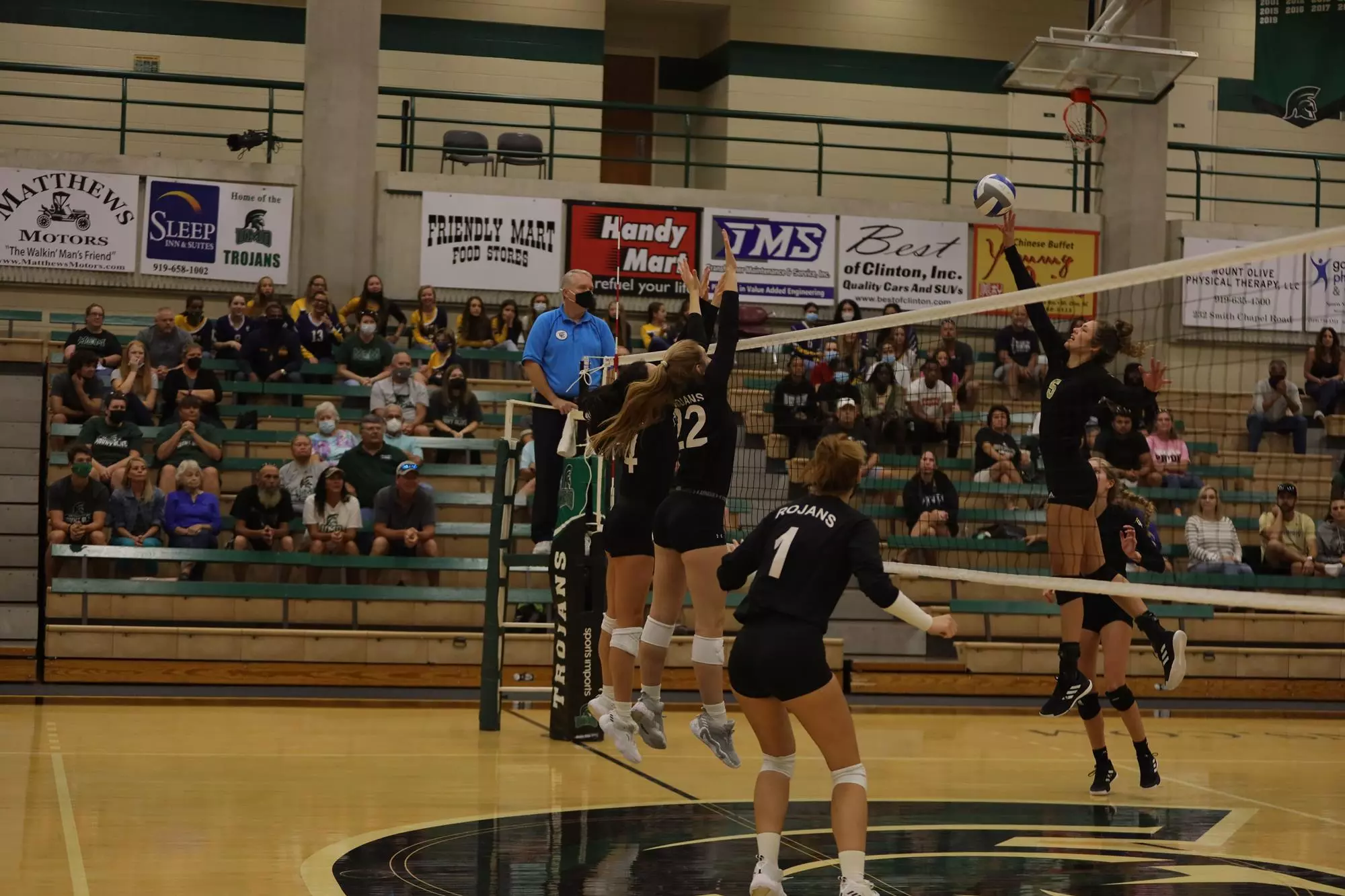 Women's Volleyball Falls to Converse