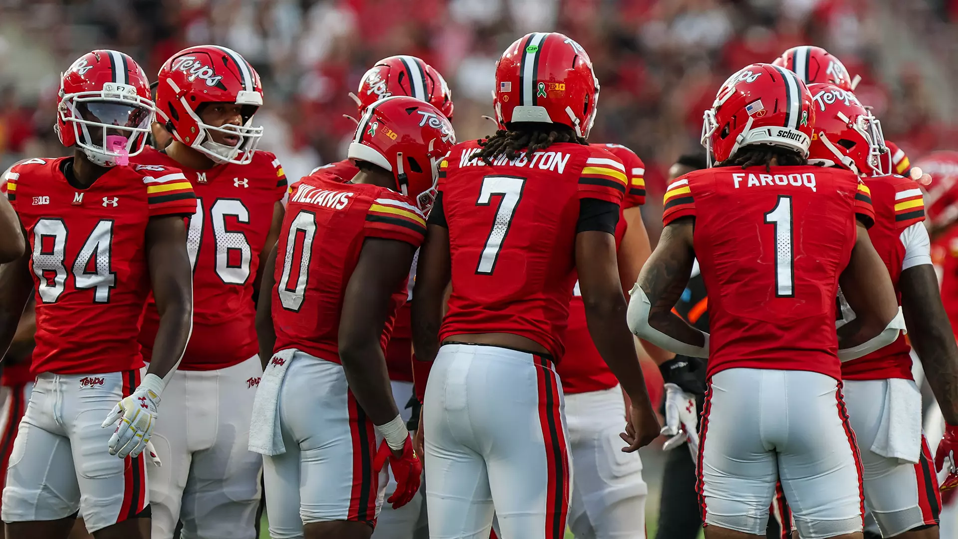 Football Huddle vs Washington