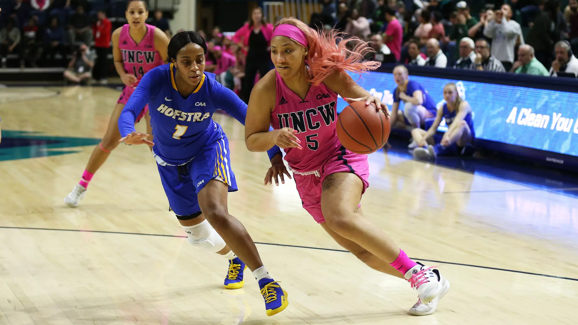 GiGi Smith 2018-19 Action vs Hofstra