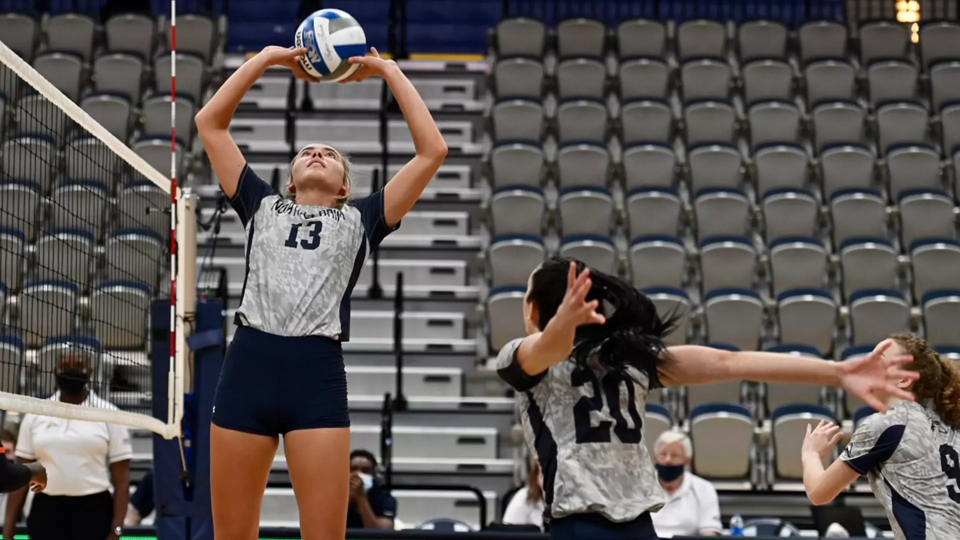 annie antar setting the ball