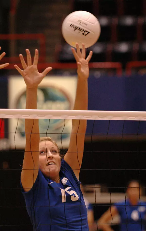 Michelle Schwartz had nine kills and five service aces against St. Francis