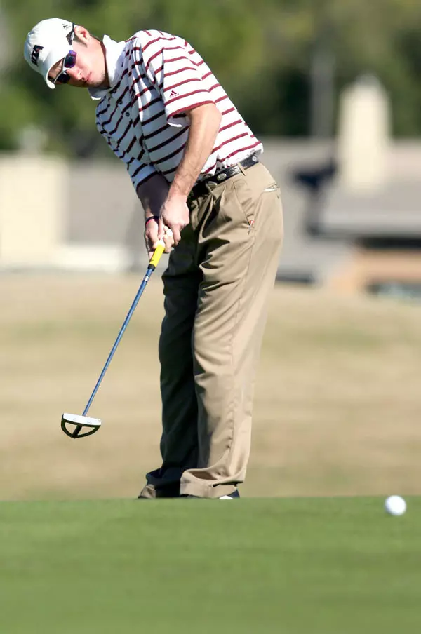 Zack Reeves broke the individual 54-hole tournament mark with a 15-under-par 201 at the Turtle Bay Intercollegiate Nov. 7, 2007.