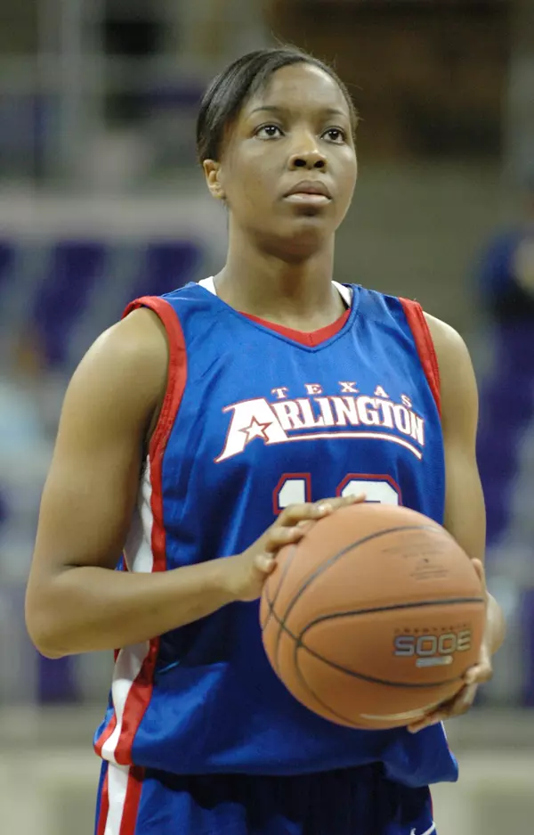 Maryann Abanobi records her first career double double in UTA's win over McNeese.