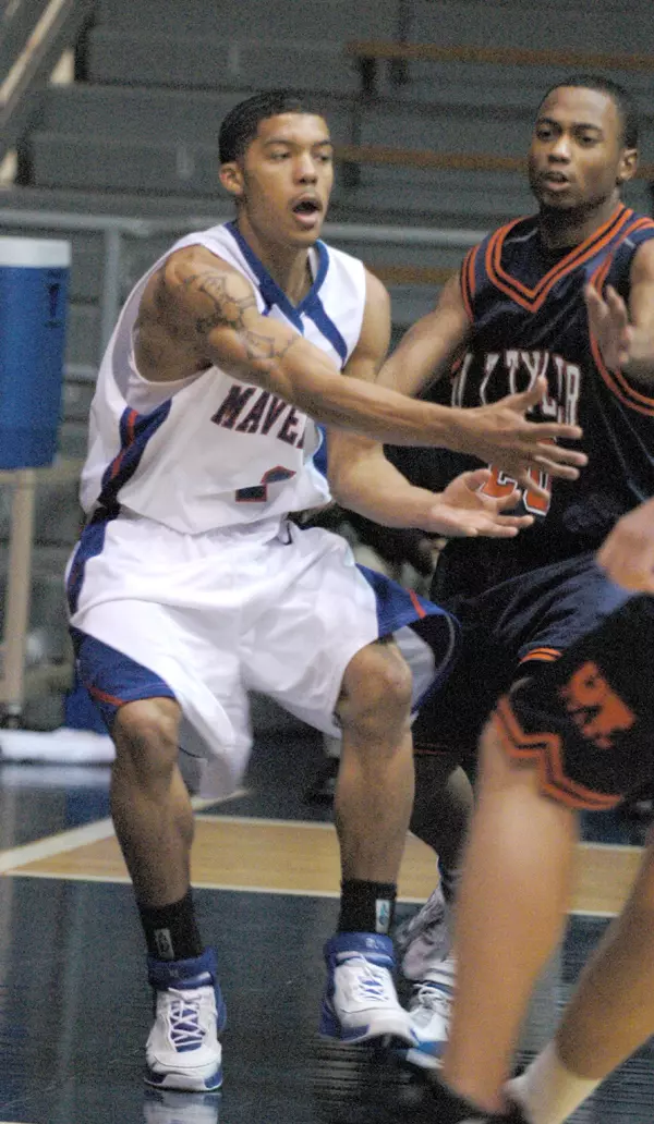 Ro'ger Guignard had a 3-pointer in the final minute of the game to give UT Arlington a 52-46 win over McNeese State Saturday afternoon.