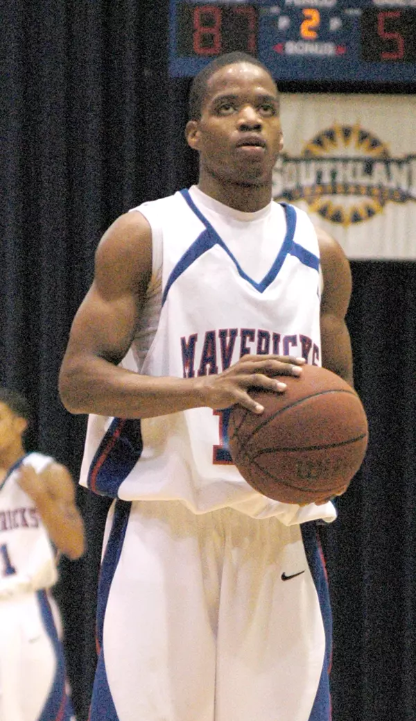 Cardell Hunter scored a career high 11 points in the Mavs' 81-52 win over UTSA Thursday night.