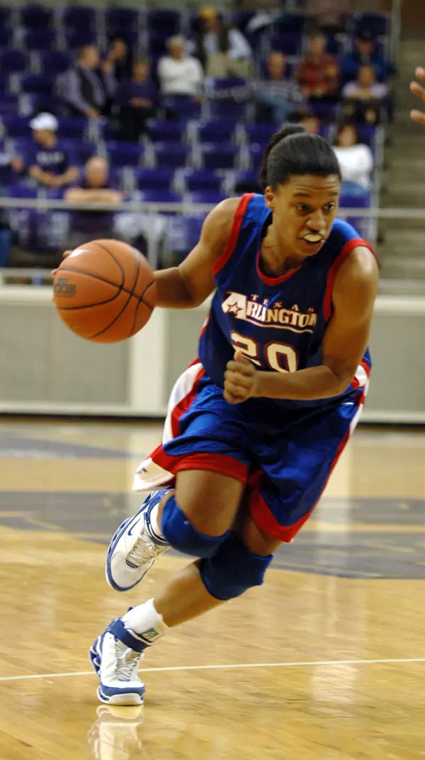 Ashley Bobb recorded her second double double in as many games with 13 points and 13 rebounds in UTA's 13th straight win.